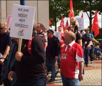 Cardiff bus strikers, September 2015