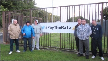 Construction workers' protest at Wilton Energy plant, 11.9.15, photo Elaine Brunskill Construction workers' protest at Wilton Energy plant, 11.9.15, photo Elaine Brunskill