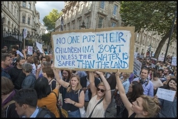 Demo supporting refugees, London, Sept 2015, photo by Paul Mattsson