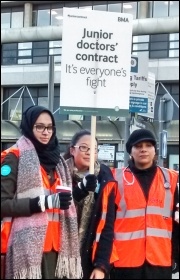Doctors' strike, 12.1.16, Royal Free hospital, photo Chris Newby