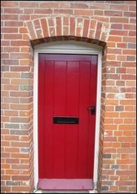 Red door, photo by Paul Flint and Co (Creative Commons)