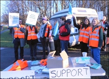 Doctors' picket in Chesterfield, 10.2.16, photo by Elaine Evans