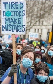 Junior doctors march against attacks on NHS and their contracts, photo by Paul Mattsson