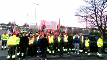 Sheffield bin workers' strike, 1.4.16, photo by A Tice
