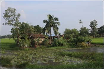 Farm house in Sunderban, photo by Arne Hückelheim, wikimedia projects