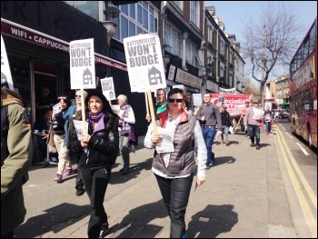 Butterfield tenants & supporters, 2.4.16, photo by Sarah Wrack