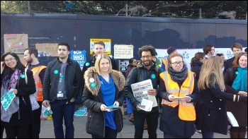 Royal London picket line, 26.4.16, photo by Naomi Byron