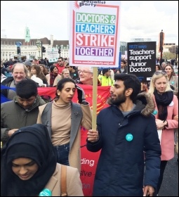 Socialist Party placard: Doctors and teachers strike together,  London, 26.4.16, photo Senan
