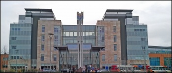 Peterborough City Hospital, photo by Davecrosby uk (Creative Commons)