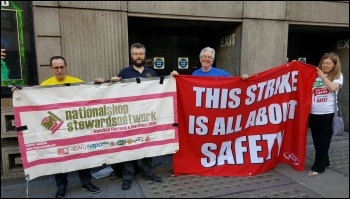 Southern Railway RMT pickets at Victoria in London, June 2016, photo Rob Williams