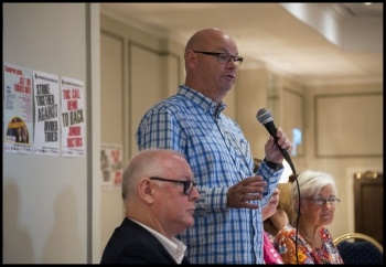 Steve Gillan speaking, NSSN rally 11.9.16, photo by Paul Mattsson