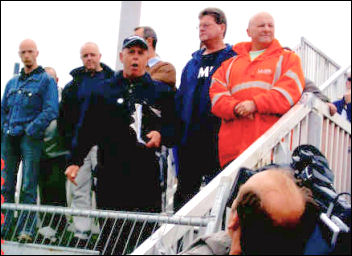 Lindsey Oil Refinery solidarity strikes: Keith Gibson addresses the workers on behalf of the shop stewards strike committee, photo Jim Reeves