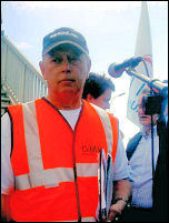 Lindsey Oil Refinery solidarity strikes: Keith Gibson addresses the workers, photo by Jim Reeves