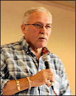 Brian Caton addresses the National Shop Stewards Network conference 2009, photo Suzanne Beishon