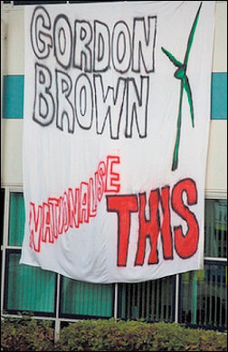 Vestas workers demand nationalisation of their plant, photo by RMT TV