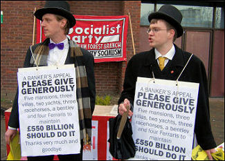 Socialist Party 'bankers' appeal for more cash, photo Senan Socialist Party 'bankers' appeal for more cash, photo Senan