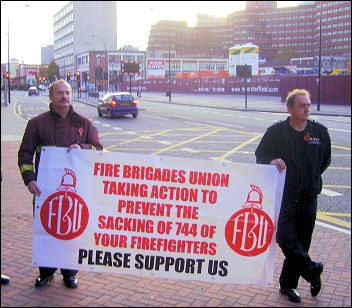 South Yorkshire firefighters on strike, photo by Alistair Tice