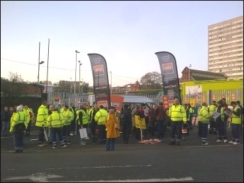 Brighton bin workers GMB picket line , photo Sean Figg