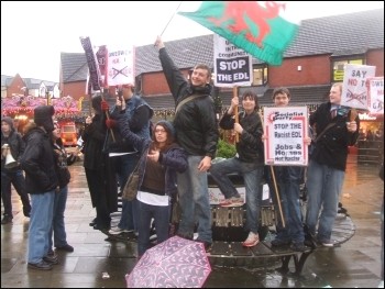 Opposing the racist EDL in Wrexham town centre, photo SP Wales