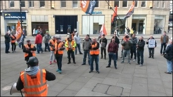 GMB strike, Amey, protesting outside Sheffield town hall, 10.10.16, photo by A Tice
