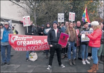 Socialist Party members and other demonstrate against the far right in Darlington, 5.11.16, photo by Elaine Brunskill