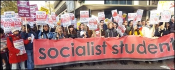 Socialist Student contingent on NUS-UCU demo, London, 19.11.16, photo by Isai