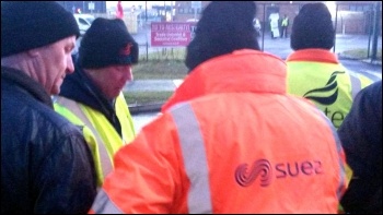 Doncaster waste transfer depot strike, 12.12.16, photo by A Tice