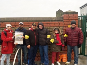 Picket line at Leystonstone station, 9.1.17, photo Isai Priya