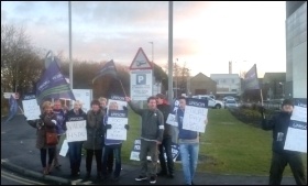 Picket line at Morriston hospital, Swansea, 25.1.17, photo by Alec Thraves