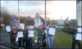 Picket line at Morriston hospital, Swansea, 25.1.17, photo by Alec Thraves