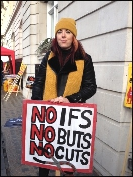 Stop the cuts, photo JB