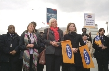 PCS strikers, photo Paul Mattsson