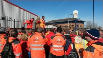 Doncaster postal workers' strike, 24.3.17, photo by A Tice