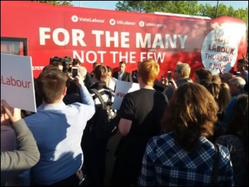 Jeremy Corbyn's battle bus arrives in Morley for the surprise rally, 9.5.17, photo by Iain Dalton