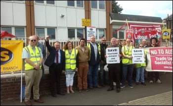 PCS members on strike outside Eastern Avenue Job Centre in Sheffield, June 2017, photo Alistair Tice