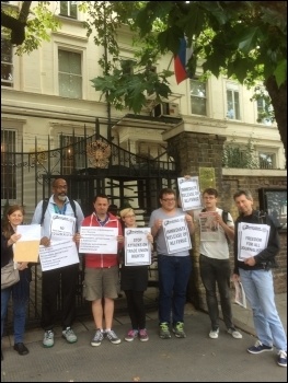 Outside the Russian Embassy near Hyde Park, London, photo SP