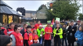 Cambridge (Newmarket Rd) McDonald's strike, 4.9.17, photo Dave Murray