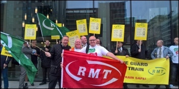 Merseyrail picket line, photo RMT