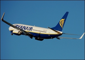 Ryanair, photo Adrian Pingstone/CC