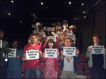 The audience at Bad Art's 'Protest Showcase' in Leicester sends solidarity to striking bin workers in Birmingham, 17.9.2017, photo Charles Wheeler