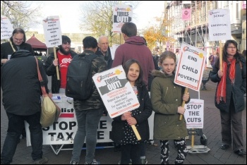 Carlisle Socialists campaigning against Universal Credit, 4.11.17, photo by Robert Charlesworth