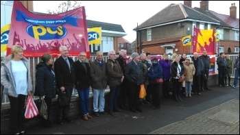 Eastern Ave job centre, Sheffield, strike ends, photo by A Tice