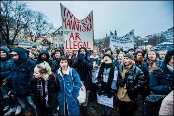 School students striking against deportations in Sweden, 12.12.17, photo by Natalia Medina/Offensiv