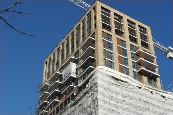 Tower block, photo Kleon3/CC