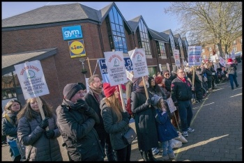 Walthamstow SoS demo, 24.2.18, photo by Paul Mattsson