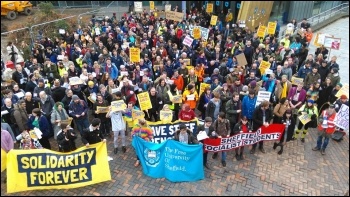 Sheffield university UCU and students vote no to the deal and to keep the strike going, 13.3.18, photo Alistair Tice