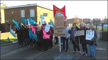St Helens school strike, Barnsley, 21.3.18, photo by A Tice