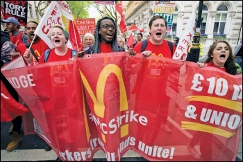 McDonald's strikers on the TUC march, 12.5.18, photo by Paul Mattsson