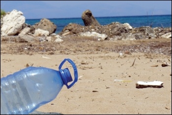 Low oil prices can make it cheaper for capitalists to make new plastic than to recycle, photo (public domain)