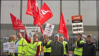 Liebherr picket line in Sunderland 17 August 2018, photo Elaine Brunskill